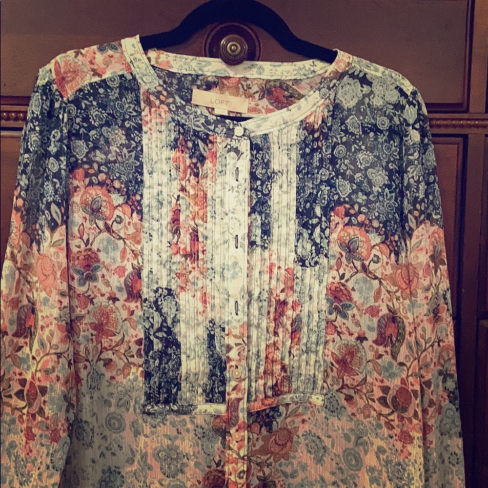 Excellent Condition! Floral, Sheer Loft Blouse. L
